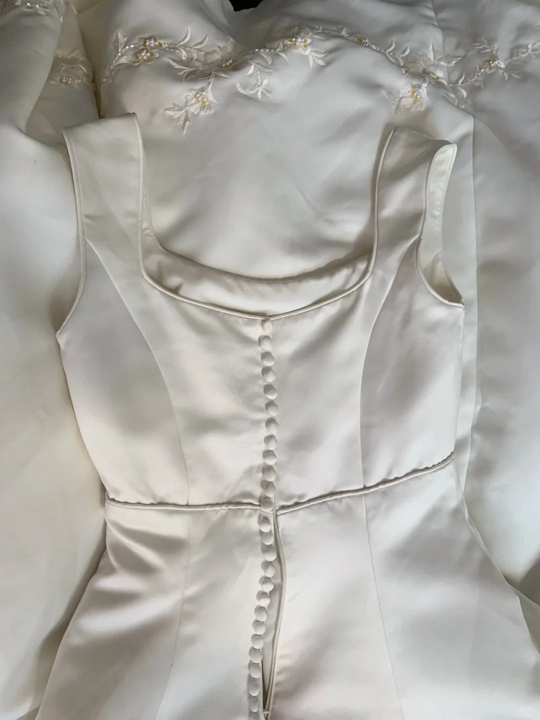 Vintage Elegant Ivory Square Neck Embroidered Satin Train Prom Dress Wedding Dress P4232