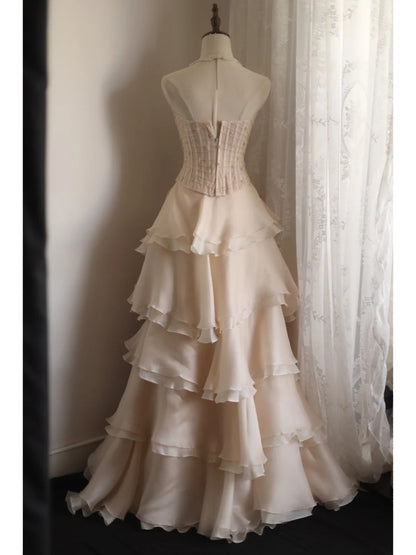 Süßes rosafarbenes trägerloses A-Linien-Abendkleid aus Chiffon mit Perlen und Stufen P4235
