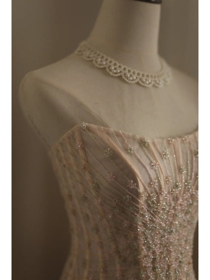 Süßes rosafarbenes trägerloses A-Linien-Abendkleid aus Chiffon mit Perlen und Stufen P4235