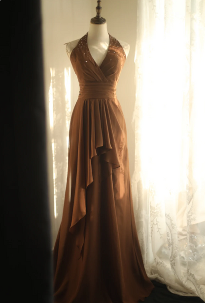 Elegantes braunes A-Linien-Chiffon-Abendkleid mit Neckholder P4238