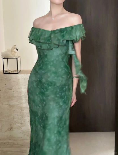 Elegantes dunkelgrünes Meerjungfrauen-Abendkleid mit Rüschen aus Chiffon P4024