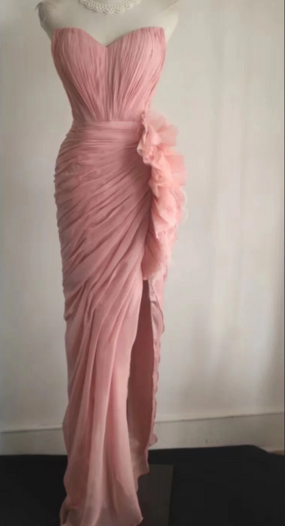 Elegantes pinkfarbenes, trägerloses Ballkleid/Abendkleid aus Chiffon mit 3D-Blumen und hohem Schlitz P4241