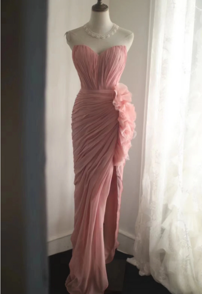 Elegantes pinkfarbenes, trägerloses Ballkleid/Abendkleid aus Chiffon mit 3D-Blumen und hohem Schlitz P4241