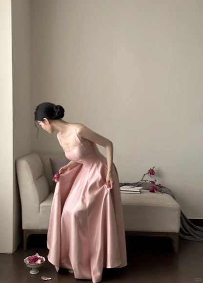 Elegantes rosafarbenes A-Linien-Abendkleid aus Satin mit eckigem Ausschnitt und Spaghettiträgern P4025