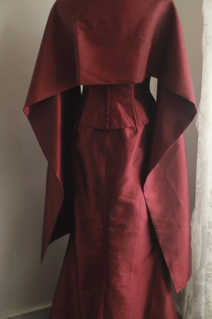 Vintage burgunderrotes Neckholder-Meerjungfrauen-Satin-Kleid für Abschlussball und Abend P4250