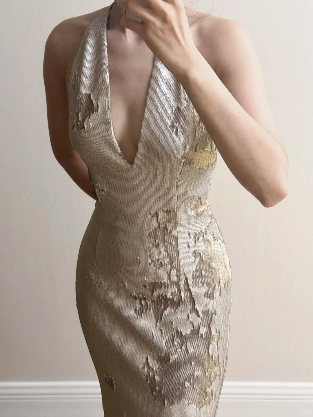 Elegantes Meerjungfrau-Abendkleid mit Neckholder, tiefem V-Ausschnitt und Pailletten P4255