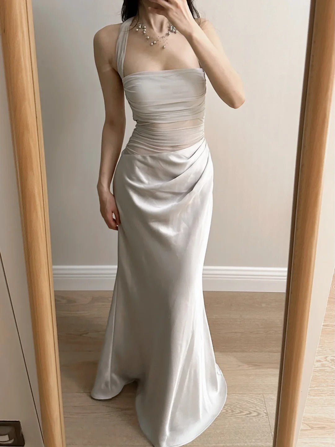 Elegantes graues Meerjungfrauenkleid mit Neckholder, eckigem Ausschnitt, Satin und Tüll, langes Ballkleid Abendkleid P4259