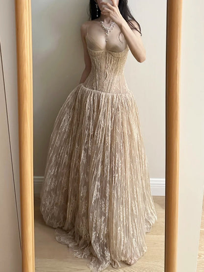 Élégante Robe de Bal Longue en Dentelle Abricot Nude Coupe Évasée avec Col Halter et Décolleté en V Profond Robe de Soirée Robe de Demoiselle d'honneur P4265