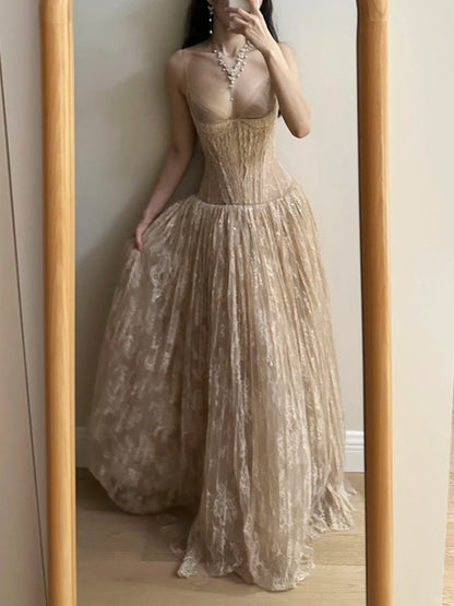 Élégante Robe de Bal Longue en Dentelle Abricot Nude Coupe Évasée avec Col Halter et Décolleté en V Profond Robe de Soirée Robe de Demoiselle d'honneur P4265