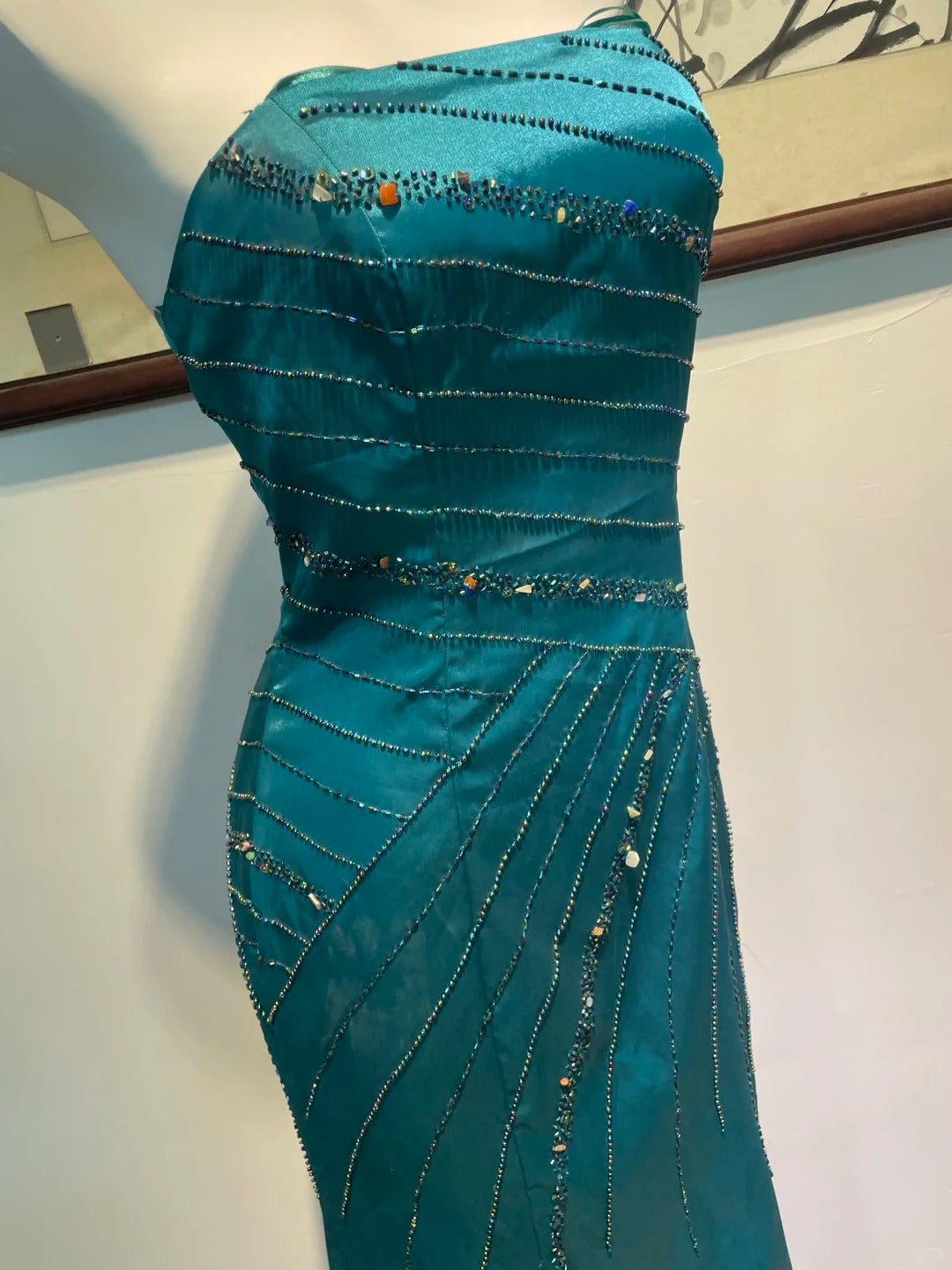 Vintage Pfauenblau Meerjungfrau Trägerloses Perlenbesetztes Satin Langes Ballkleid Abendkleid P4268