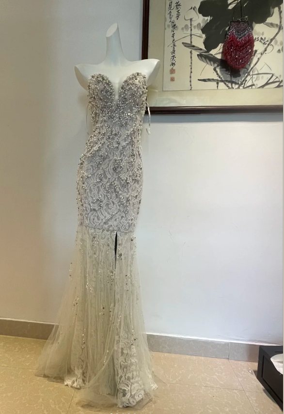Luxuriöses und elegantes Meerjungfrauen-Abendkleid mit Herzausschnitt, Perlen, Strass und Spitze P4273