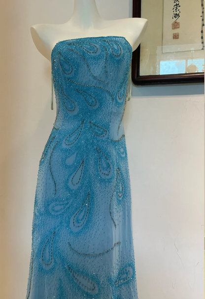 Wunderschönes blaues trägerloses A-Linien-Abendkleid aus Chiffon mit Perlen P4274