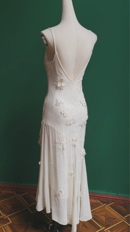 Elegantes weißes Meerjungfrauen-Abendkleid mit Spaghettiträgern, U-Ausschnitt, 3D-Blumenstickerei und Chiffon P4280