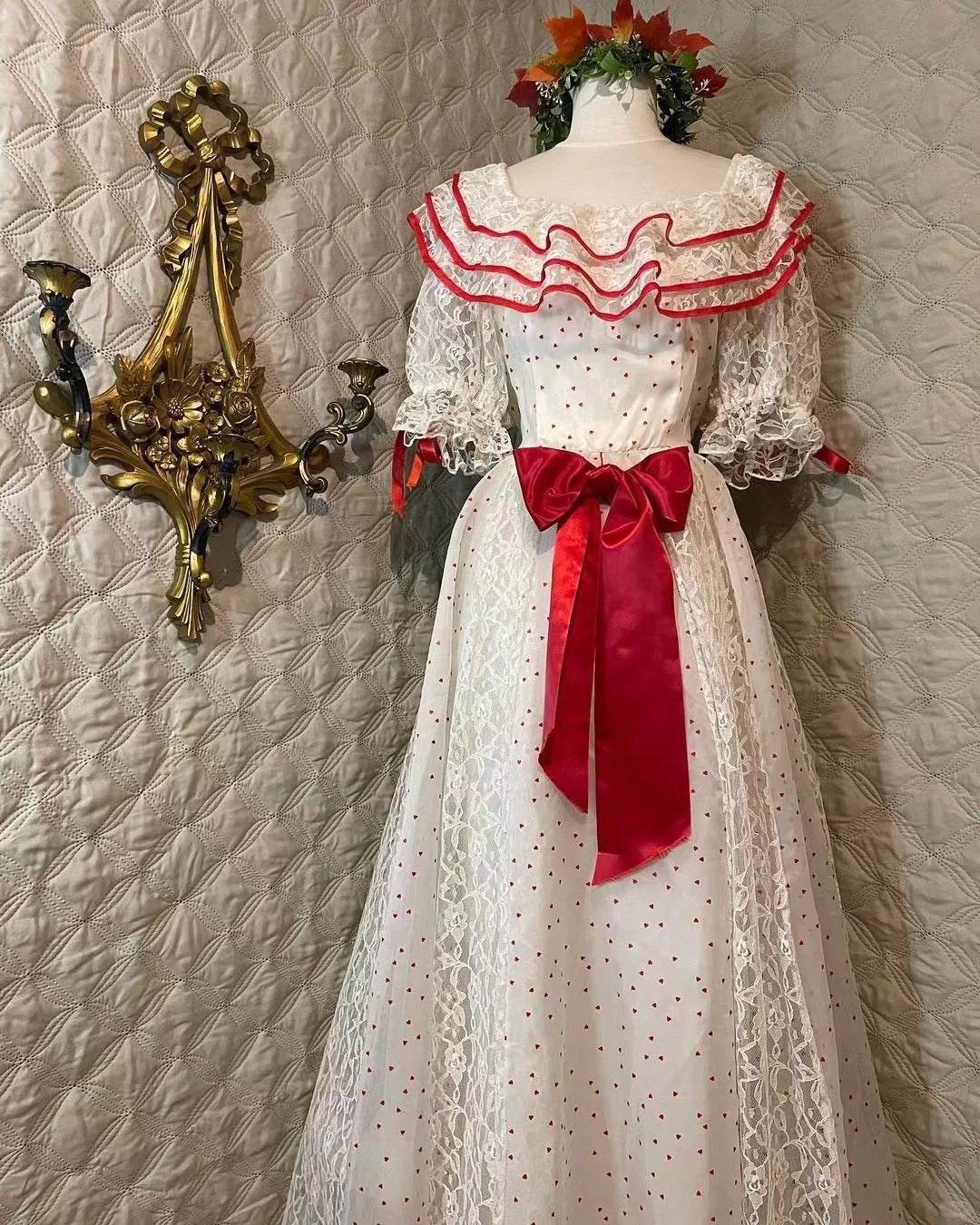 Retro weißes und rotes color-blocked Kleid mit Rüschenkragen, Tupfen-Schleife und Spitze, A-Linie, langes Ball- und Abendkleid P4281