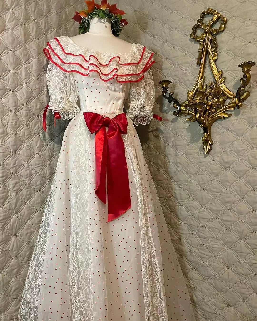 Retro weißes und rotes color-blocked Kleid mit Rüschenkragen, Tupfen-Schleife und Spitze, A-Linie, langes Ball- und Abendkleid P4281