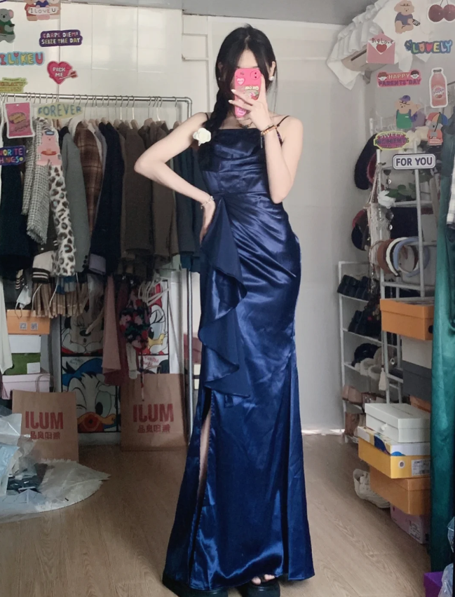Elegantes nachtblaues Meerjungfrauen-Abendkleid mit hohem Schlitz und Rüschen aus Satin, langes Ballkleid P4288