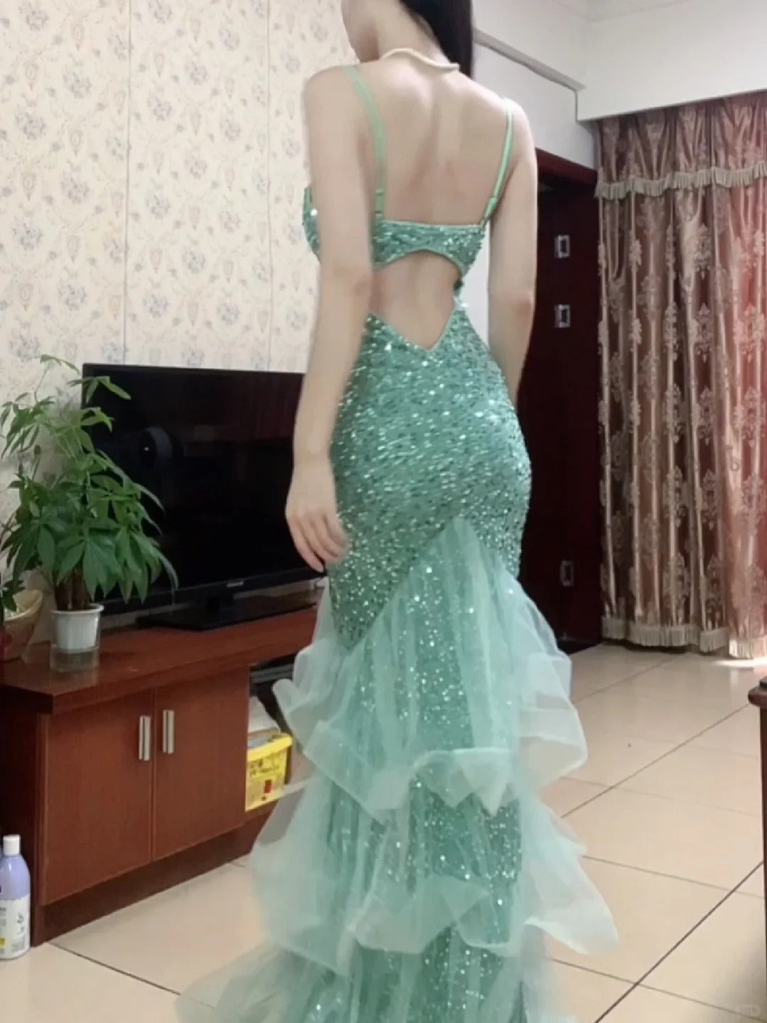 Traumhafte Prinzessin Mintgrünes Meerjungfrauen-Spaghettiträger-Rückenfreies Pailletten-Abendkleid Ballkleid P4291
