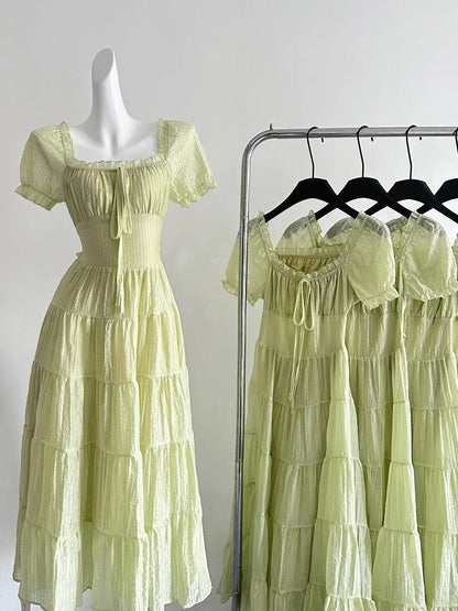 Robe de bal longue évasée vert clair à manches courtes et dos creux Robe de demoiselle d'honneur P4003