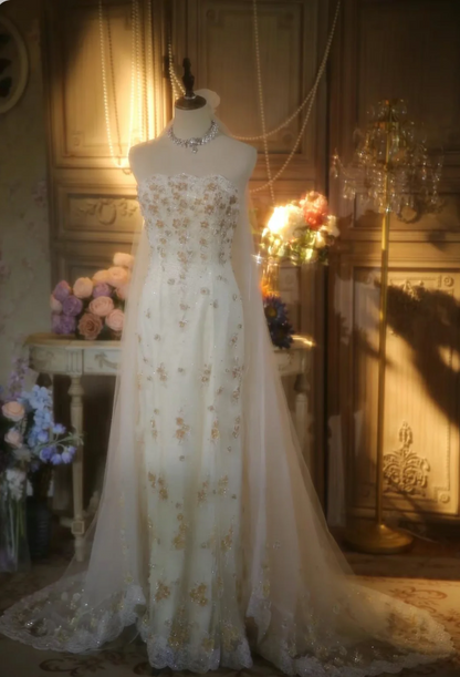 Elegantes, trägerloses, elfenbeinfarbenes, perlenbesetztes florales Tüll-Abendkleid mit Schleppe P4301