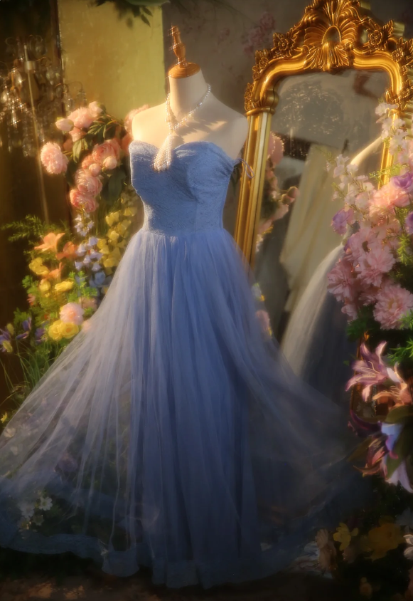 Elegantes hellblaues A-Linien-Abendkleid mit Herzausschnitt aus Spitze und Tüll P4303