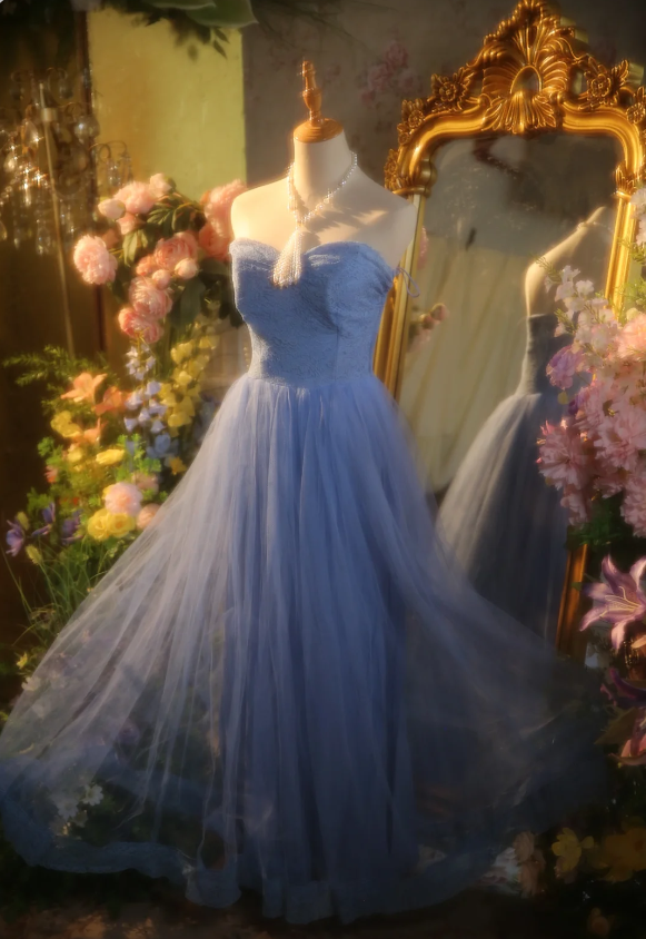 Elegantes hellblaues A-Linien-Abendkleid mit Herzausschnitt aus Spitze und Tüll P4303