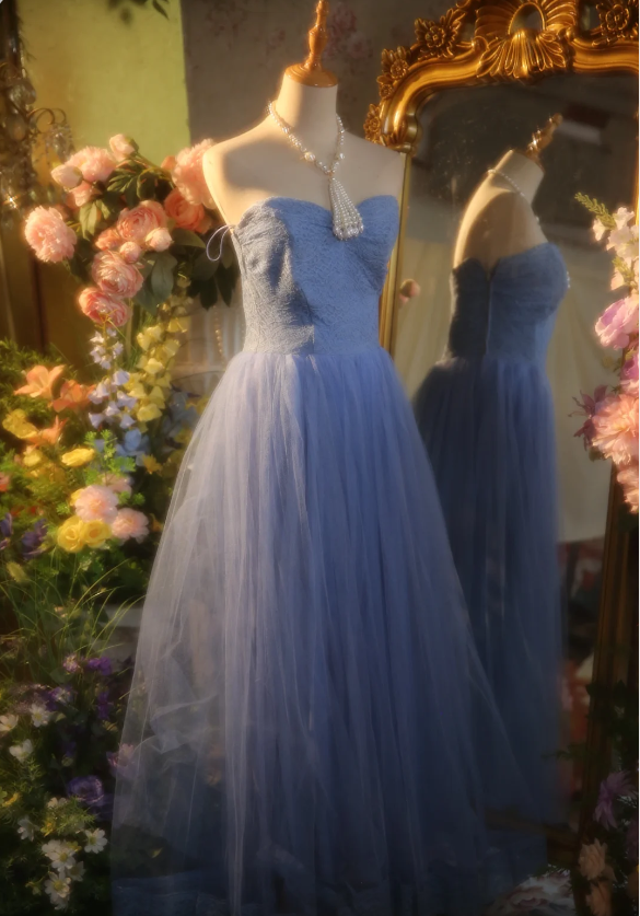 Elegantes hellblaues A-Linien-Abendkleid mit Herzausschnitt aus Spitze und Tüll P4303