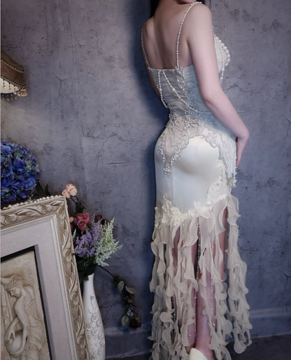 Luxuriöses Meerjungfrauen-Abendkleid in Elfenbein mit dünnen Trägern, Perlen und Rüschen aus Satin, Lang, Ballkleid P4310