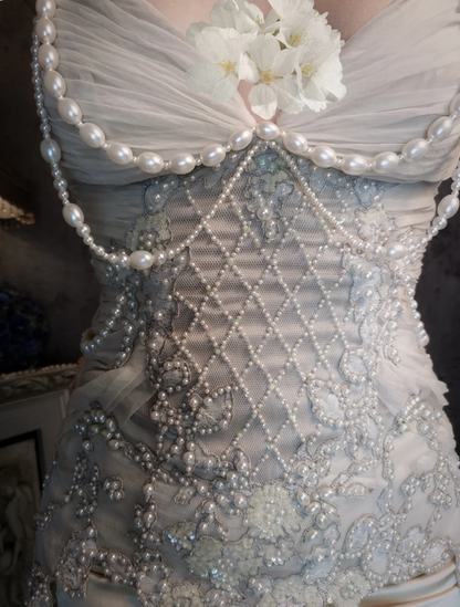 Luxuriöses Meerjungfrauen-Abendkleid in Elfenbein mit dünnen Trägern, Perlen und Rüschen aus Satin, Lang, Ballkleid P4310