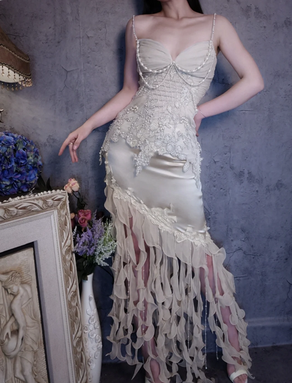 Luxuriöses Meerjungfrauen-Abendkleid in Elfenbein mit dünnen Trägern, Perlen und Rüschen aus Satin, Lang, Ballkleid P4310