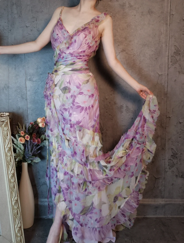 Französisch Romantisch Lila Geblümt V-Ausschnitt Rückfrei Mehrlagig Plissiert Chiffon Ballkleid Abendkleid P4312