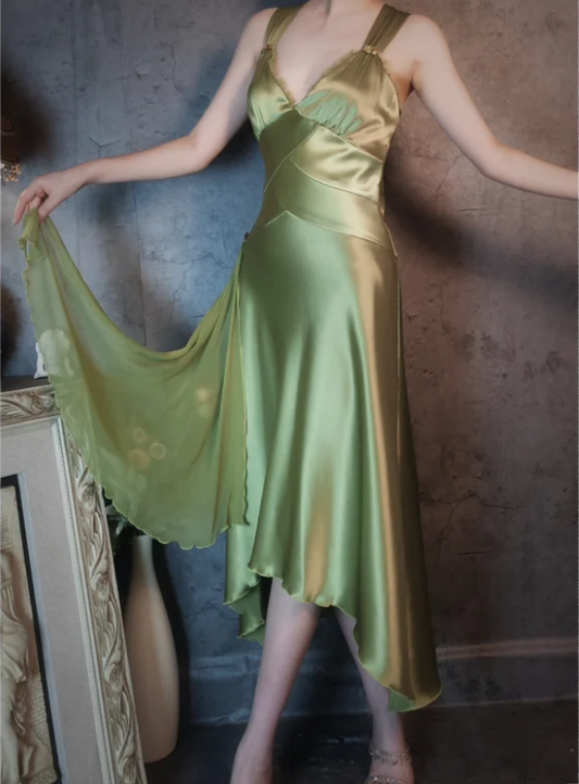 Robe de bal/soirée élégante vintage en satin vert à col en V profond P4317