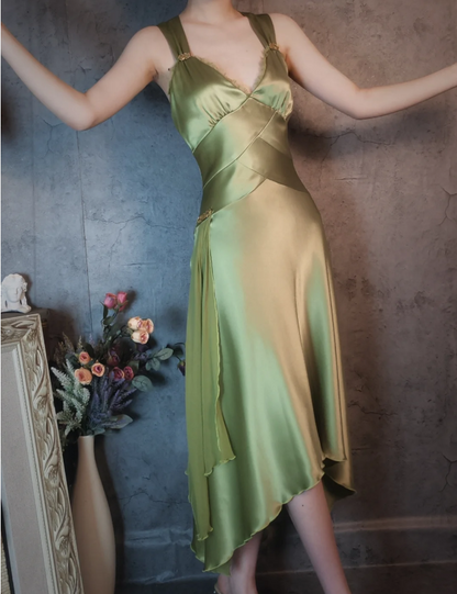 Vintage elegantes grünes Ballkleid aus Satin mit tiefem V-Ausschnitt, Abendkleid P4317