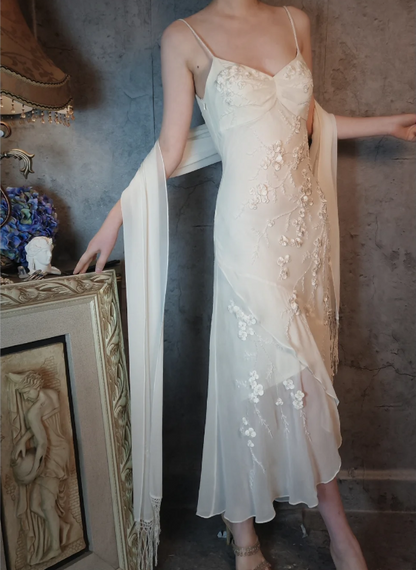 Elegantes elfenbeinfarbenes Meerjungfrauen-Abendkleid mit V-Ausschnitt, dünnen Trägern und 3D-Blumen aus Chiffon, lang, P4318