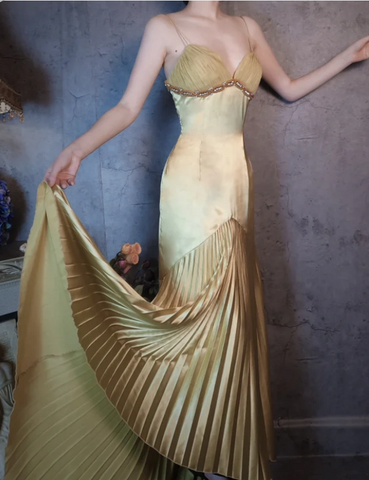 Robe de soirée longue de bal plissée en satin vert vintage sirène à col en V profond P4319