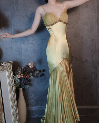 Vintage Grünes Meerjungfrau Abendkleid mit tiefem V-Ausschnitt, plissiert, Satin, langes Ballkleid P4319