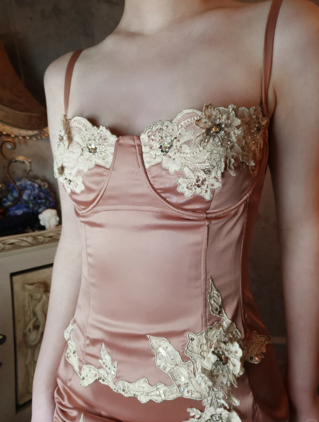 Elegantes pinkes Meerjungfrauen-Spaghettiträger-Kleid aus Satin mit Spitzenstickereien für Abschlussball/Abend P4320