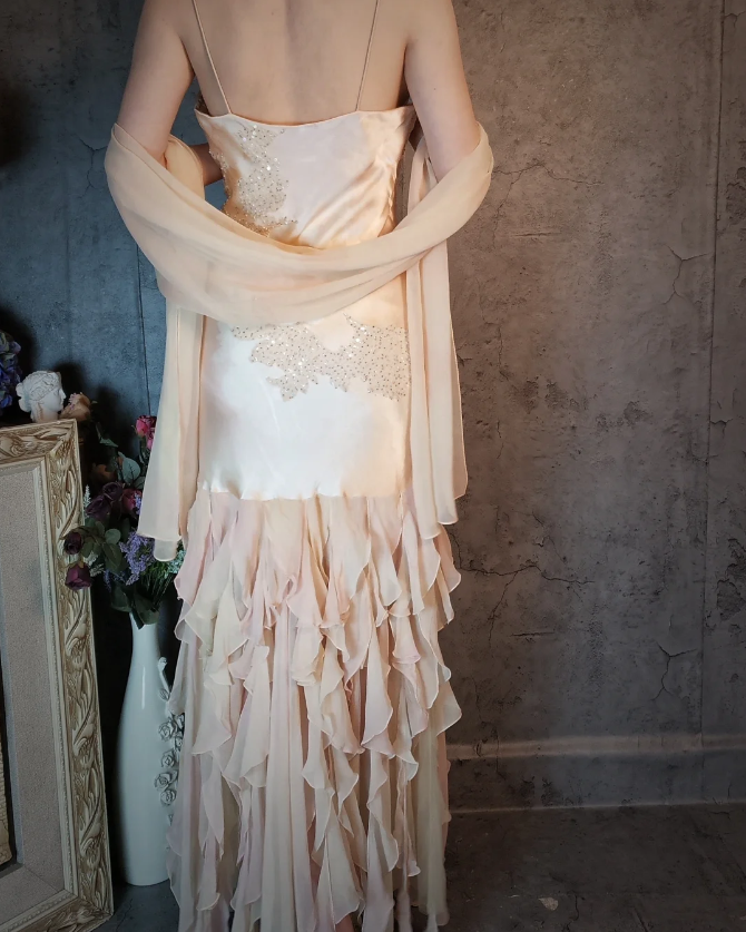 Elegantes hellrosa Meerjungfrau Pailletten Geschichtetes Rüschen Satin Abschlussballkleid Abendkleid P4321