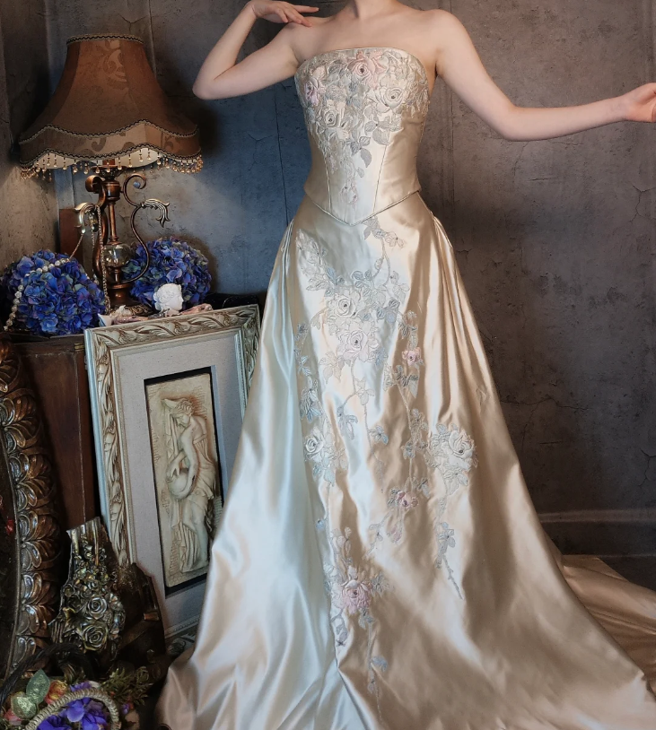 Vintage Champagner Gold A-Linie Trägerlos Bestickte Satin Schleppe Ballkleid Abendkleid P4324