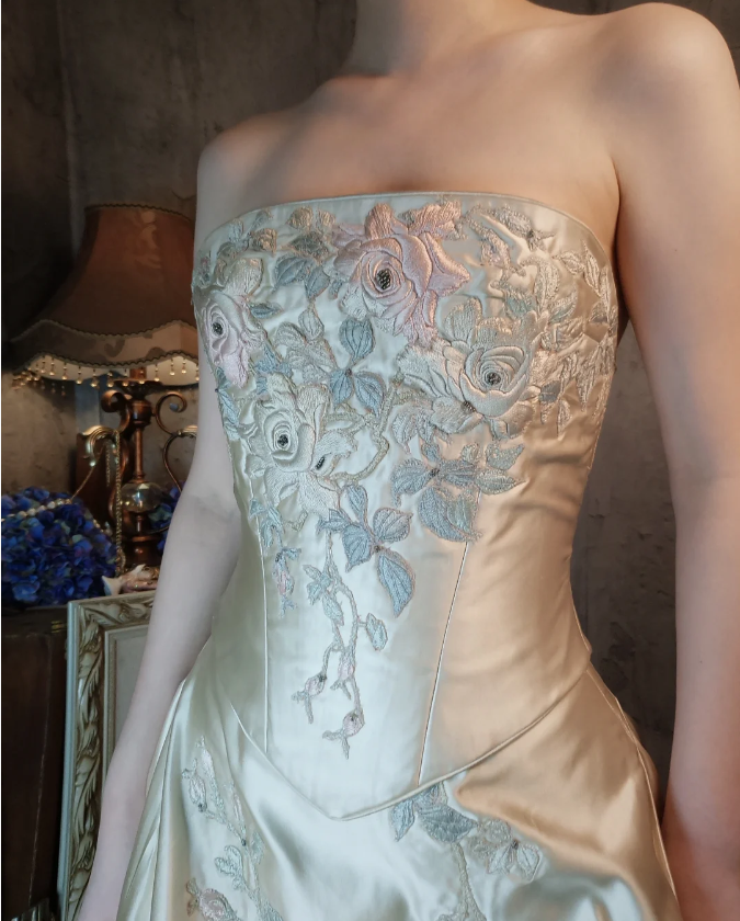 Vintage Champagner Gold A-Linie Trägerlos Bestickte Satin Schleppe Ballkleid Abendkleid P4324