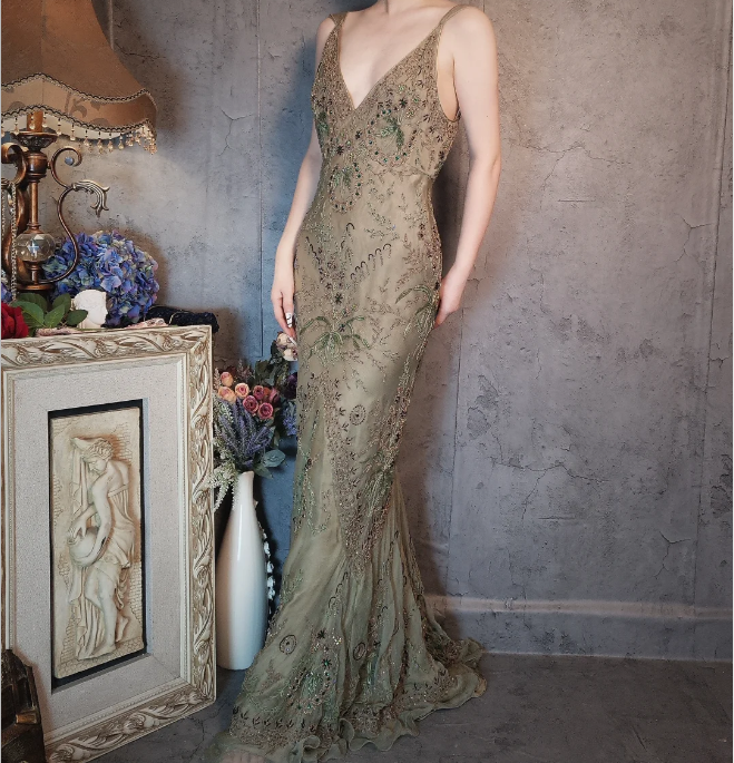 Vintage Luxuriöses grünes Meerjungfrauen-Abendkleid mit tiefem V-Ausschnitt, Perlenstickerei und Chiffon P4327