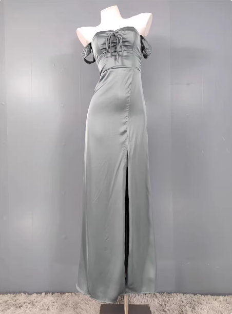 Elegantes graugrünes Ballkleid mit herzförmigem Ausschnitt, schmalem Schlitz und Satinstoff P4334
