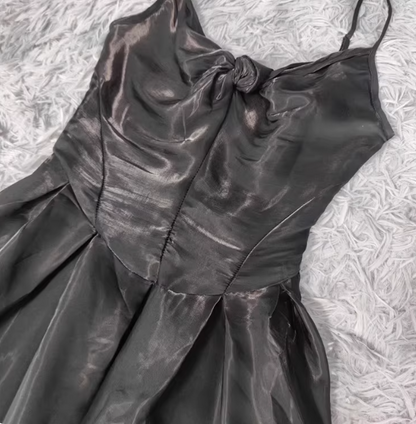 Elegantes schwarzes A-Linien-Spaghettiträger-Satin-langes Ballkleid Abendkleid P4336
