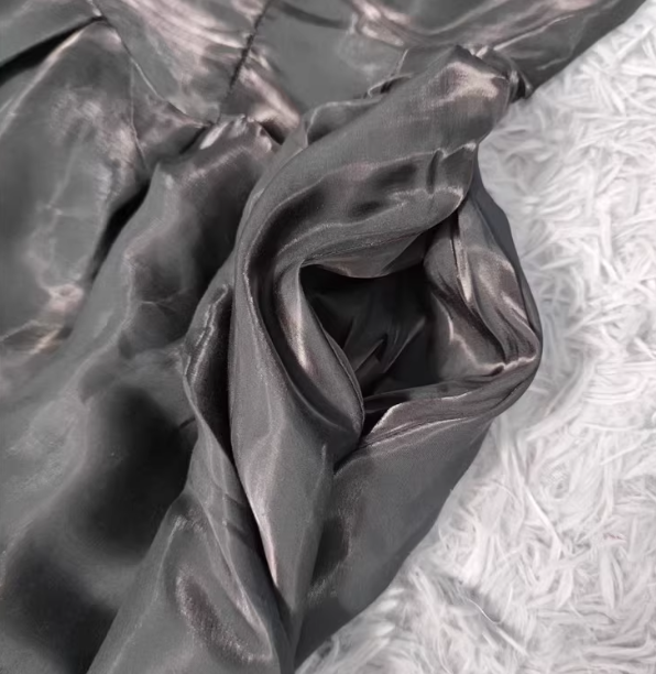 Elegantes schwarzes A-Linien-Spaghettiträger-Satin-langes Ballkleid Abendkleid P4336