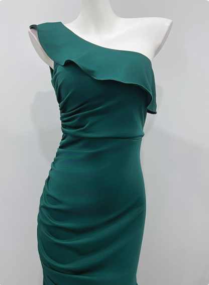 Elegantes smaragdgrünes Meerjungfrauen-Abendkleid mit One-Shoulder-Rüschen und Schlitz aus Satin, langes Ballkleid P4337