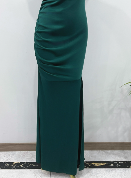 Elegantes smaragdgrünes Meerjungfrauen-Abendkleid mit One-Shoulder-Rüschen und Schlitz aus Satin, langes Ballkleid P4337