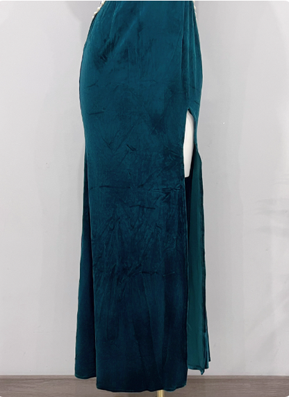 Vintage Meerjungfrauen-Abendkleid aus Samt in tiefem Pfauenblau mit V-Ausschnitt, Perlen und Schlitz P4338