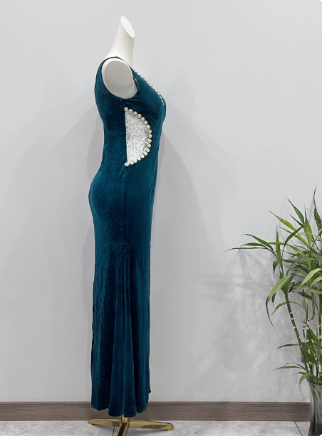 Vintage Meerjungfrauen-Abendkleid aus Samt in tiefem Pfauenblau mit V-Ausschnitt, Perlen und Schlitz P4338