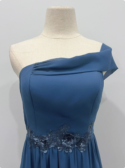 Élégante Robe de Bal de Demoiselle d'honneur en Mousseline Bleu Poussière à Une Épaule P4342