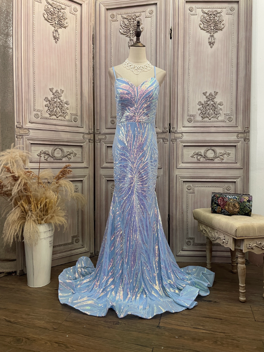 Robe de bal/de soirée sirène, bretelles spaghetti, dégradé bleu clair rêveur, traîne à sequins irisés P4347