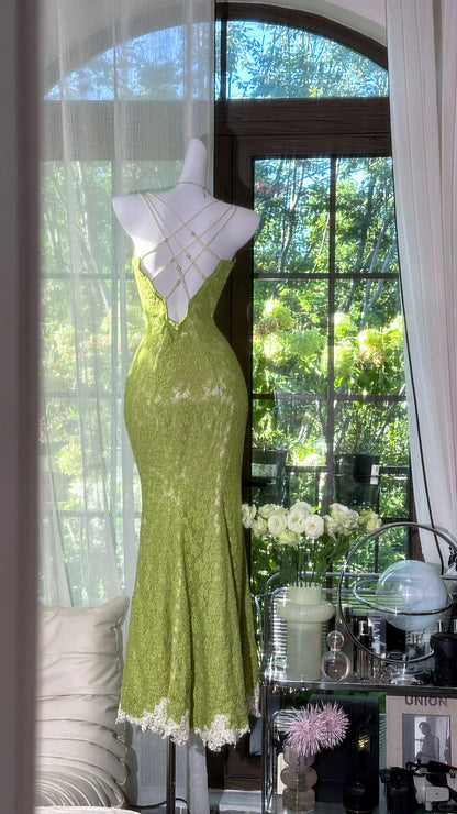 Frisches grünes Meerjungfrauen-Trägerloses, rückenfreies, überkreuztes Spitzen-langes Ballkleid Abendkleid P4035